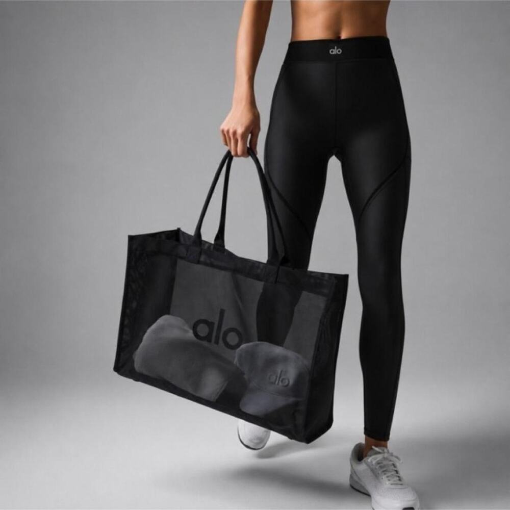 Nwt alo yoga black tote